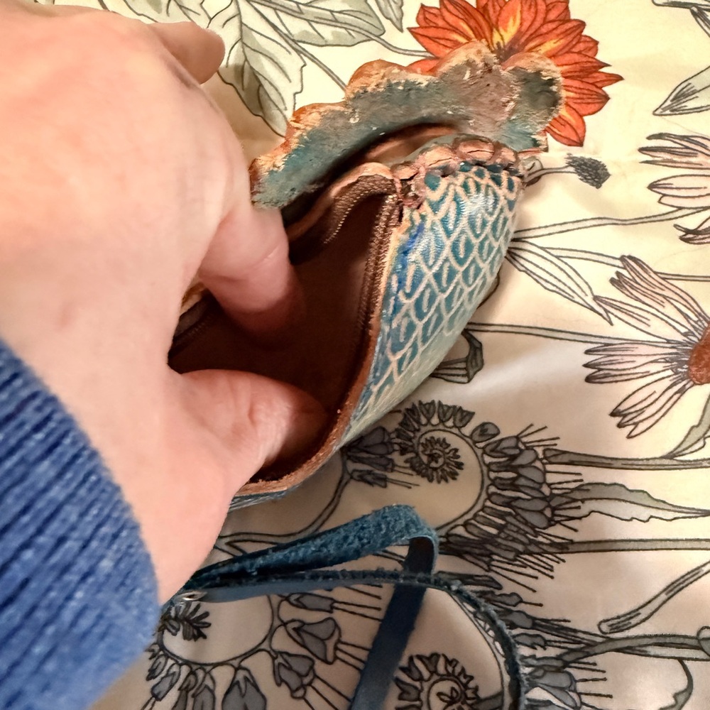 Leather Chicken Coin pouch - Picture 3 of 5